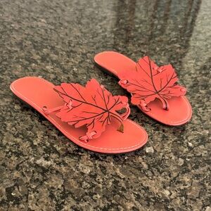 Elegant Leaf Design coralish Sandal flip flops EUC 8.5